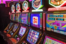 Menu pengaturan aplikasi slot798 menampilkan opsi untuk notifikasi, keamanan dua faktor, dan data pribadi